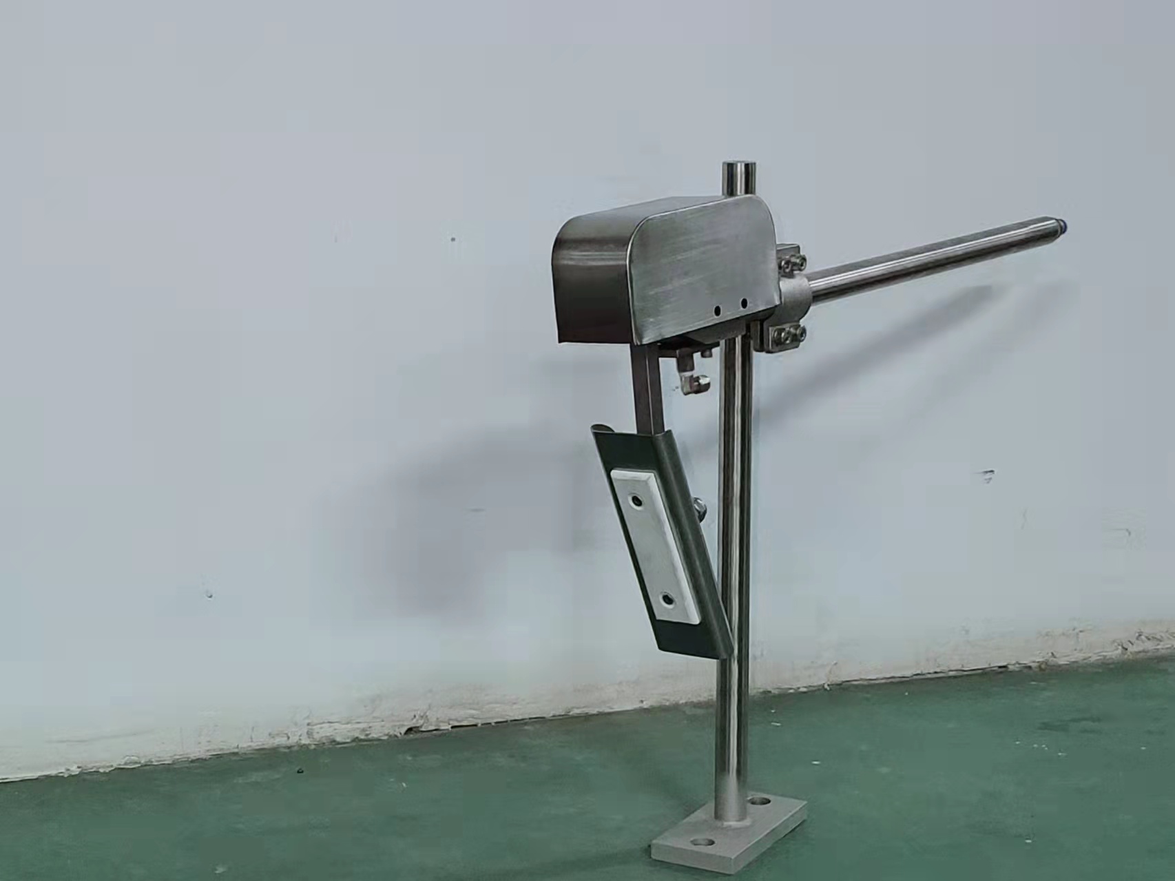 ماشین کاغذی احساس کرد که پارچه هشدار هشدار انحراف را خاموش می کند