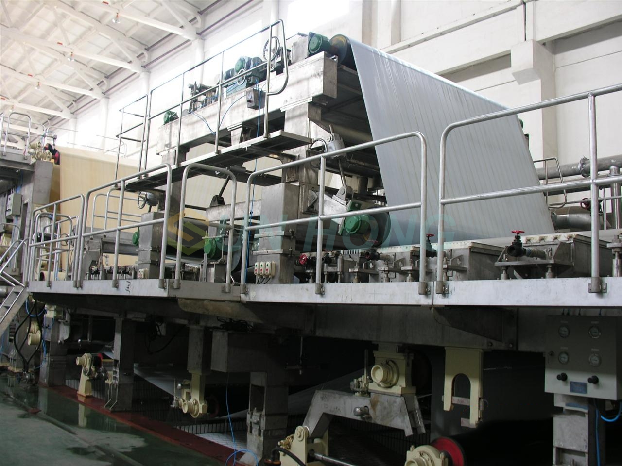 دستگاه کاغذسازی بالا