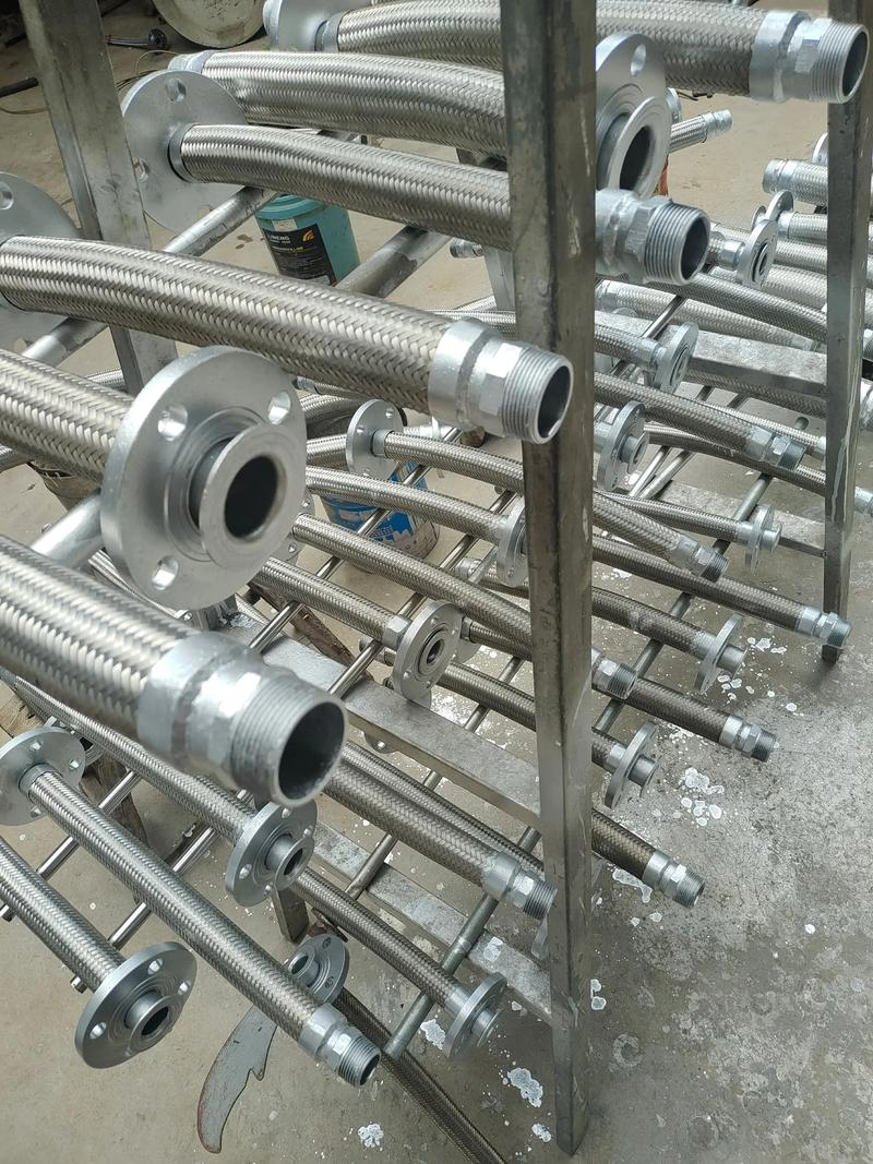 شیلنگ انعطاف پذیر مفصل دوار