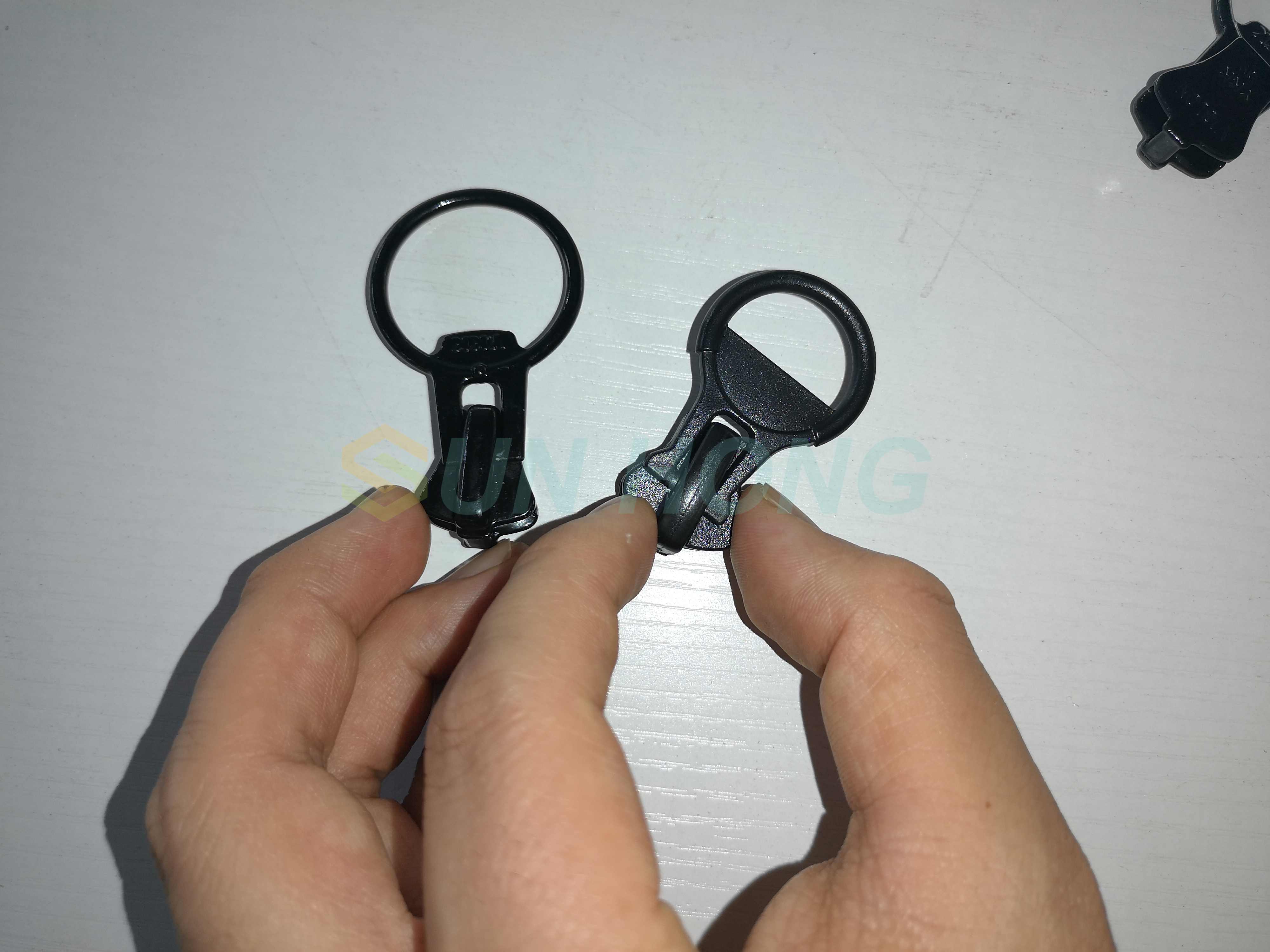 لباس ماشین کاغذی درز مطبوعات احساس می شود