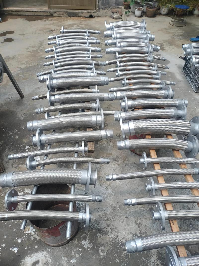 شیلنگ انعطاف پذیر مفصل دوار